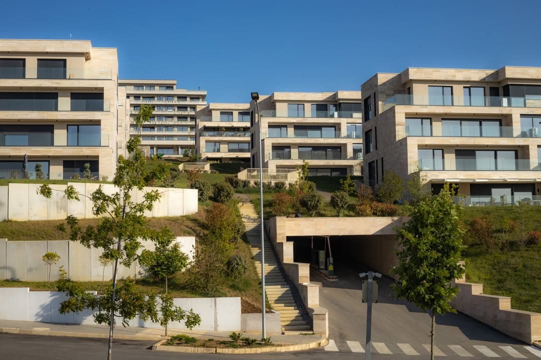 Marigona Hill, Prishtinë, Kosovë. Prerje dhe shpuarje betoni nga Diamanti Teknik.